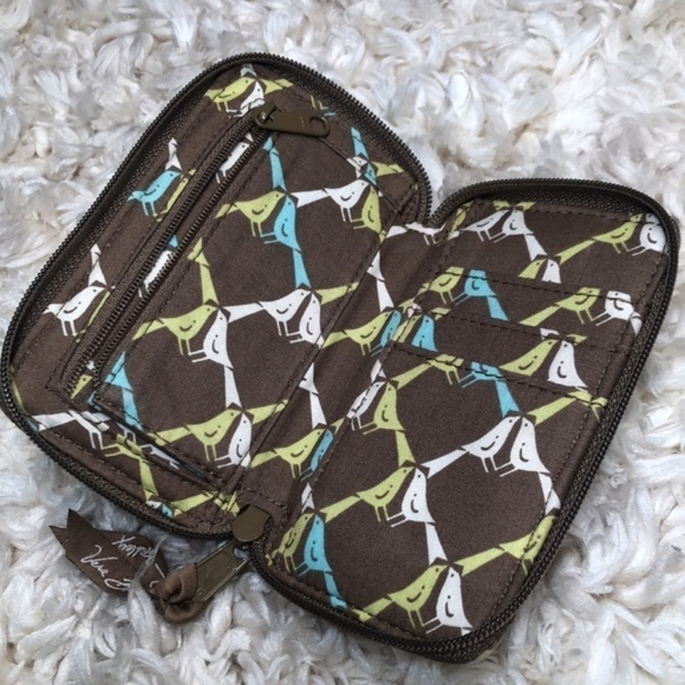VERA BRADLEY | Quilted Green Floral ID Zip Wallet Wristlet - Picture 4 of 6